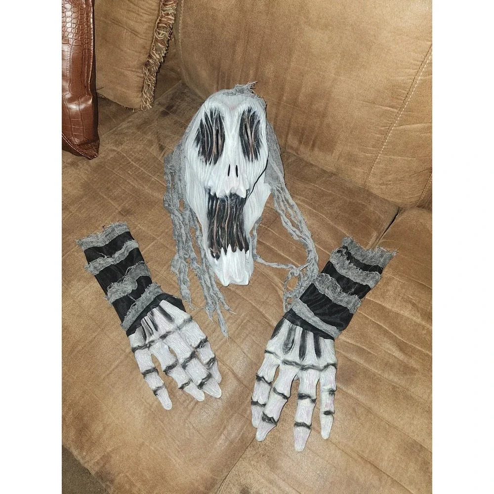 Wraith mask and gloves for Halloween costume